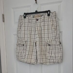 Hollister Men's Beige Checkered Cargo Shorts Size 32